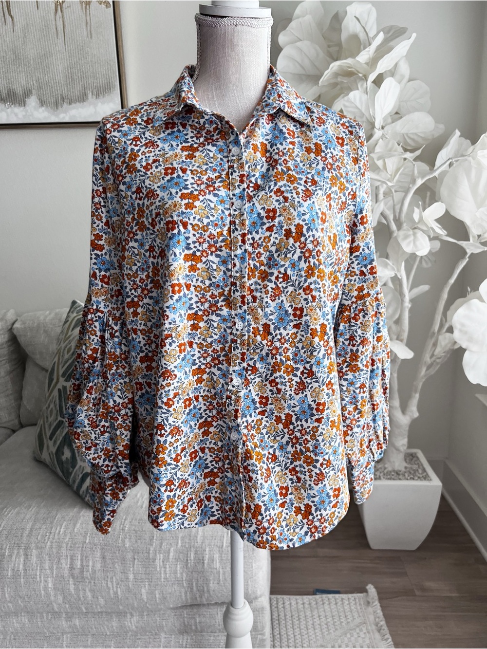 The Shirt By Rochelle Behrens Floral Long Sleeve Button Blouse in Multi-Color L